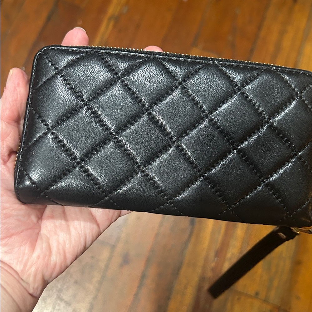 MICHAEL MICHAEL KORS Susannah Large Quilted-Leather
Smartphone - Picture 7 of 12